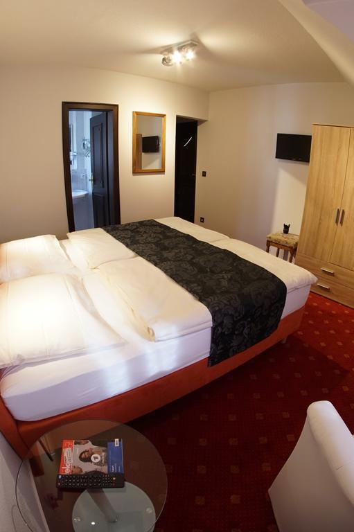 Hotel Zur Post Bernkastel-Kues Quarto foto